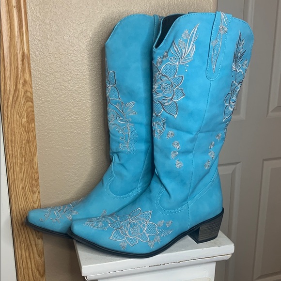 WESTERN Blue Turquoise Heeled Boots with Gray Floral Embroidery Size 8.5 - Picture 4 of 9